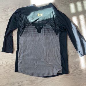 Medium quarter sleeve shirt